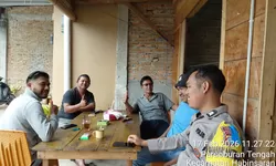 Kapolsek Bersama Bhabinkamtibmas Polsek Habinsaran Ajak Warga Wujudkan Kamtibmas yang Kondusif