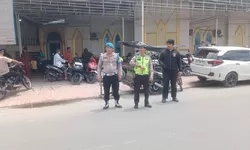 Berikan Rasa Nyaman, Polres Tanjung Balai Jaga Ketat Pelaksanaan Shalat Jumat