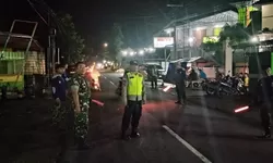 Patroli Ramadhan Babinsa Simo, Pastikan Warga Beribadah Aman dan Nyaman