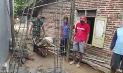 Babinsa Kerja Bakti Pembangunan PAM Simas Guna Dapatkan Air Bersih