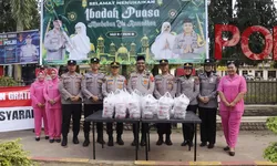 Hari ke-5 Ramadhan, Polres Langkat Berbagi Takjil untuk Masyarakat