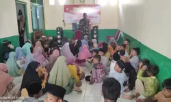 Babinsa Berikan Wasbang kepada Anak TPA, Pendidikan Agama dan Rasa Nasionalisme Harus Berjalan Seimbang