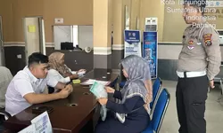 Satlantas Polres Tanjung Balai Menciptakan Kedekatan Pada Masyarakat Program Polantas Menyapa..