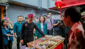 Sentra Kuliner Teras Surken Tinggal Kenangan, Lawang Rangga Gading Tunggu Giliran 