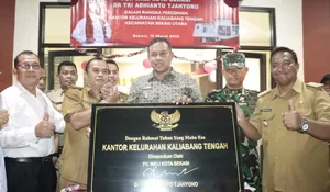 Resmikan Kantor Kelurahan Kaliabang dan Taman, Plt Wali Kota Bekasi Tri Adhianto : Komitmen Bahagiakan Warga