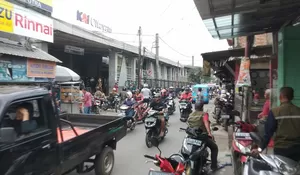 Belum Ada Solusi Macet Citayam : Jalur Kereta dan Mahalnya Underpass 