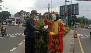 AJB Bantu Warga Miskin di Sepanjang Jalur Puncak Bogor   