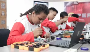 Keren! Siswa SMK Papua Berhasil Catat Sejarah dengan Rakit Smartphone dan Laptop