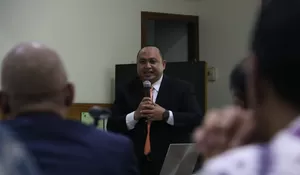 Selesaikan Disertasi, Ketua DPRD Kota Bogor Atang Trisnanto Sukses Raih Gelar Doktor dari IPB University