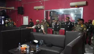 9 Pemandu Lagu Tempat Hiburan Malam di Kemang Ditangkap, Satpol PP Panen Miras di Cibinong dan Sukaraja Bogor