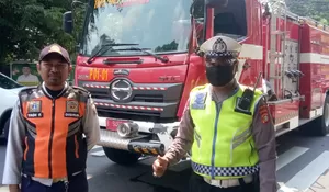 Polisi dan Dishub Berhasil Lakukan Pengaman Lokasi Kebakaran di Karet Tengsin Jakarta Pusat