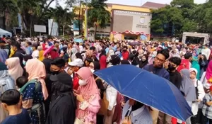 Peristiwa Dibalik Makan Gratis Depok : Keluh Kesah di Medsos Soal Pelecehan Seksual hingga Pencurian Ponsel