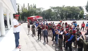 Puncak Hari Buruh di Kota Bekasi, Plt Wali Kota Tri Adhianto : Pekerja Harus Terdaftar BPJS Ketenagakerjaan
