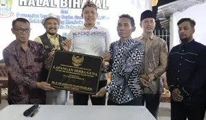 Halal Bihalal Bareng Warga Teluk Pucung, Plt Wali Kota Bekasi Tri Adhianto Resmikan Lapangan Serbaguna