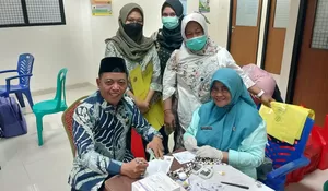 Puluhan Staff dan Pedagang Pasar Cisalak Diskrining Kesehatan