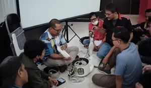 Disnaker Depok Ajarkan Warga Perbaiki Rice Cooker hingga Mesin Cuci