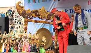 Festival Adu Bedug dan Dondang Sedot Antusiasme Warga, Plt Wali Kota Bekasi Tri Adhianto Beri Apresiasi