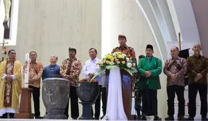 Hadir di Gereja Paroki, Plt Wali Kota Tri Adhianto Eratkan Keberagaman Agama di Kota Bekasi