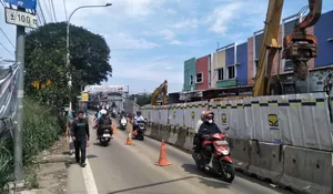 Bangunan Ruko yang Terdampak Pembangunan Jembatan Cikereteg Sudah Dikosongkan