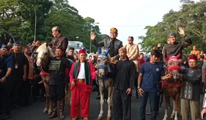 Ribuan Warga Meriahkan Helaran HJB ke 541, Sandiaga Uno hingga Ridwan Kamil Asyik Tunggangi Kuda