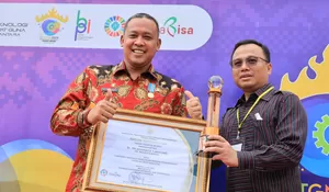 Plt Wali Kota Bekasi Tri Adhianto Raih Penghargaan Sebagai Pembina Pengembangan Teknologi Tepat Guna