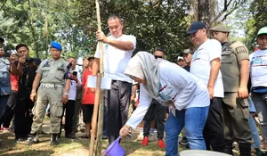 Puncak Hari Lingkungan Hidup Sedunia 2023 di Kota Bekasi, Tri Adhianto : Stop Penggunaan Plastik Sekali Pakai