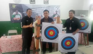 Dispora Kabupaten Bogor Salurkan Bantuan Alat Olahraga Tradisional ke 40 Sekolah Dasar