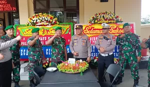 Menelik Perayaan Hut Bhayangkara di Polsek Cimanggis, Koramil Cimanggis Berikan Ucapan Kepada Anggota Polri