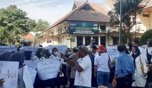 Massa PSBB Melakukan Aksi Pengadilan Negeri Kota Bogor, Begini Aspirasinya