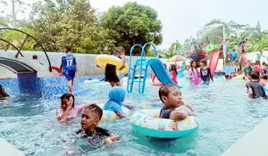 Mampang Depok Punya Swimming Pool, Wisata Sekaligus Bisa Kursus Berenang