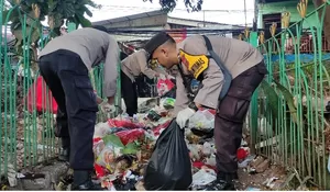 Polsek dan Koramil Sukmajaya Peduli Kebersihan 