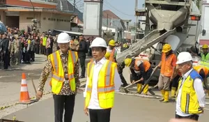 Presiden Jokowi Tinjau Jalan Semasa Kecilnya: Jateng Sudah Banyak Jalan
