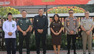 Sambangi Kantor Kejaksaan, Plt Wali Kota Tri Adhianto dan Forkopimda Beri Kejutan Hari Bhakti Adhyaksa ke-63