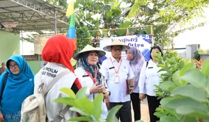 Tim KTJ Kota Bekasi Apresiasi Program Klinik Tanaman di Kelurahan Margahayu dan Kelurahan Perwira