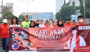 Peringatan Hari Anak Nasional, Plt Wali Kota Bekasi Tri Adhianto Padati Car Free Day Bareng 2.000 Anak