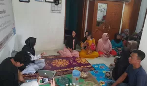 Mahasiswa KKN-T UNIDA Bogor Angkat Perekonomian Daerah Lewat Inovasi Digital Marketing Produk BESEK