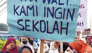 14 Siswa Belum Sekolah, Balaikota Depok Digeruduk