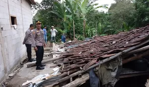 Rumah Warga Ambruk di Cidokom Bogor, Kapolsek Rumpin Bilang Begini