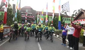 Rayakan Hari Kemerdekaan RI ke 78, Asda II Lepas Peserta Gowes The Black Sangit Tour Of Yogyakarta