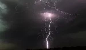 Prakiraan Cuaca Cianjur 8 Januari 2023, Hujan Petir Turun Siang Hari