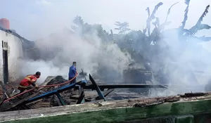 Pabrik Kasur di Subang Ludes Terbakar