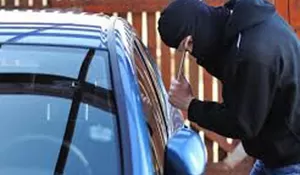 Modus Pecah Ban, Uang Rp400 Juta dalam Mobil Raib Digasak Pelaku