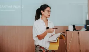 Tidak Pelit Nilai, Dian Sastro Jadi Dosen Tamu di Vokasi UI
