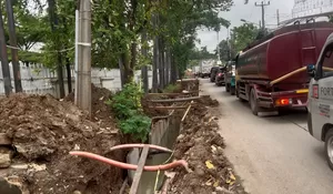 Pengerjaan Drainase Sasak Bule di Kaliabang Tengah Bikin Celaka, Begini Penampakannya