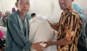 Korban Terdampak Bencana di Bojongrangkas Dapat Bantuan Pangan.