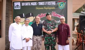 Yonkes 1 Kostrad Gelar Sunatan Massal