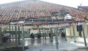 Bangunannya tak Terawat dan Rawan Roboh