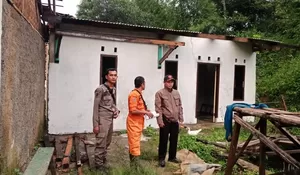 Sembilan Rumah Warga Sukadamai Disapu Puting Beliung