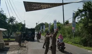 Spanduk Bodong Dibabat Satpol PP Ciampea