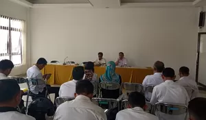 Camat Cijeruk Evaluasi Proyek Infrastruktur Desa